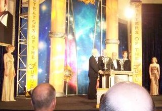 Niven and Pournelle pose with their awards